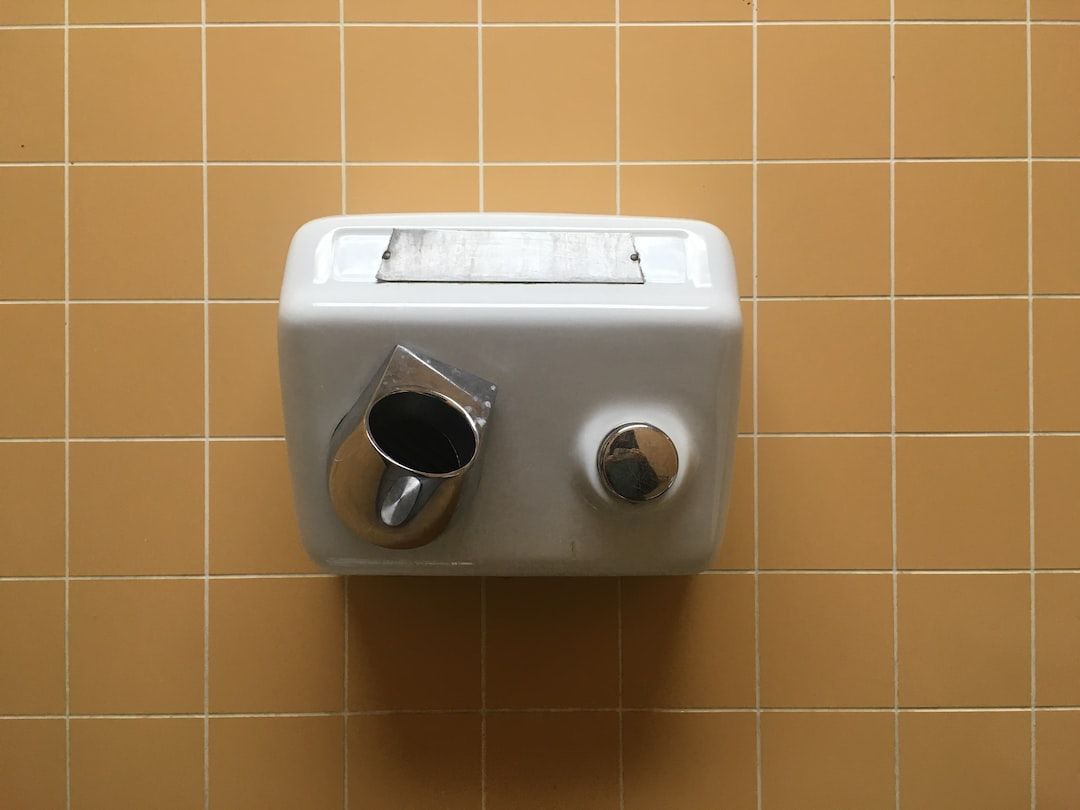 The Ultimate Guide to Choosing the Best Hand Dryer for Your Business